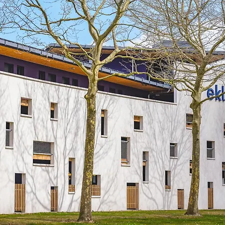 Eklo Marne La Vallee Hotel *